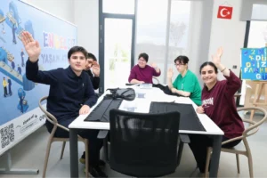 Bursa Osmangazi'de Engelsiz Yaşam Atölyesi engelli bireylerin istihdamı için üretime başladı.