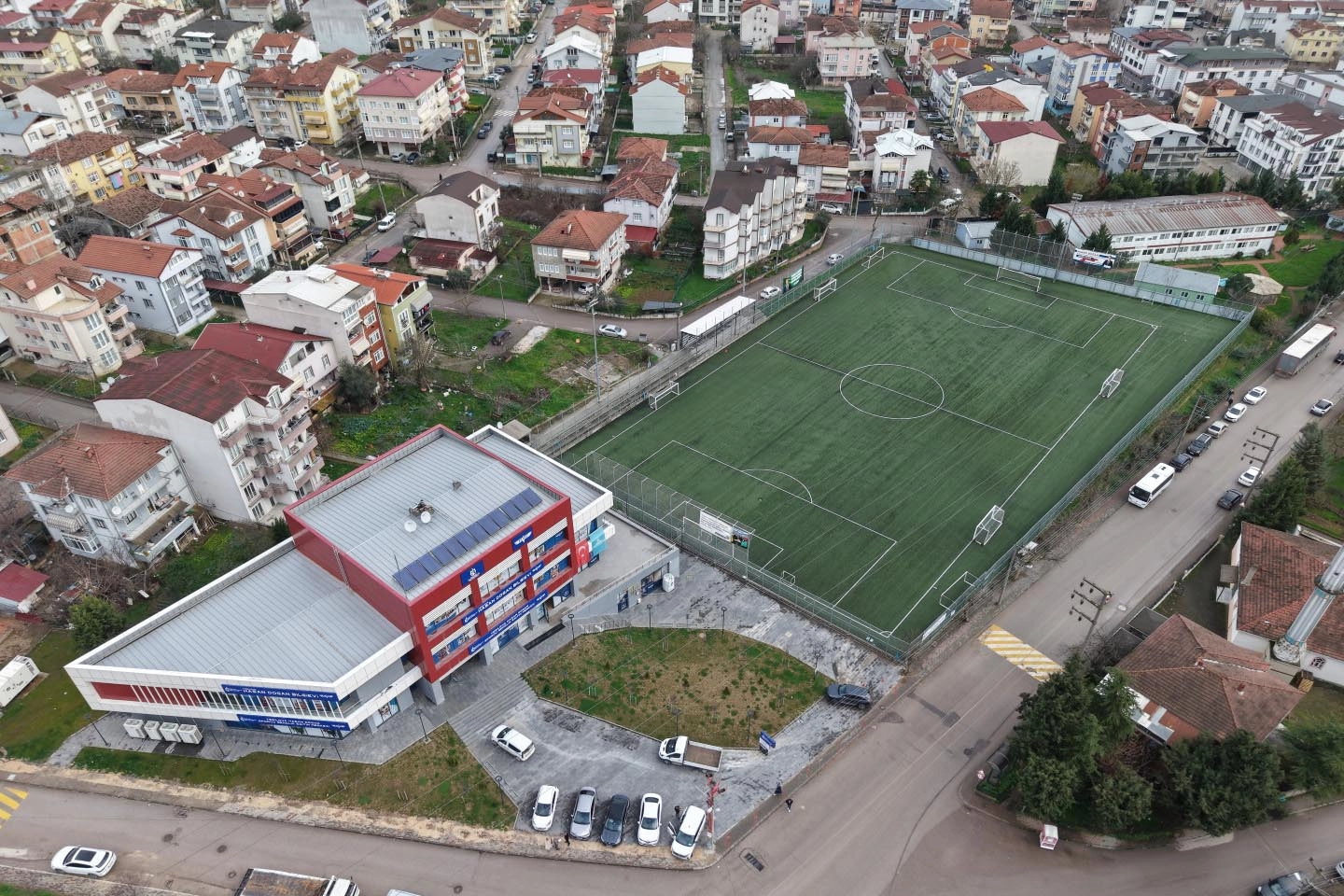 Kocaeli'de inşa edilen modern spor tesisleri ve yetişen genç sporcular