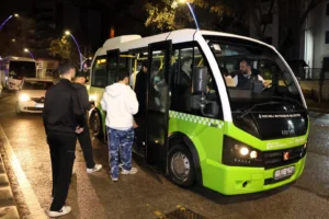 Kocaeli'de gece otobüs seferleri vatandaşlar tarafından yoğun ilgi görüyor.