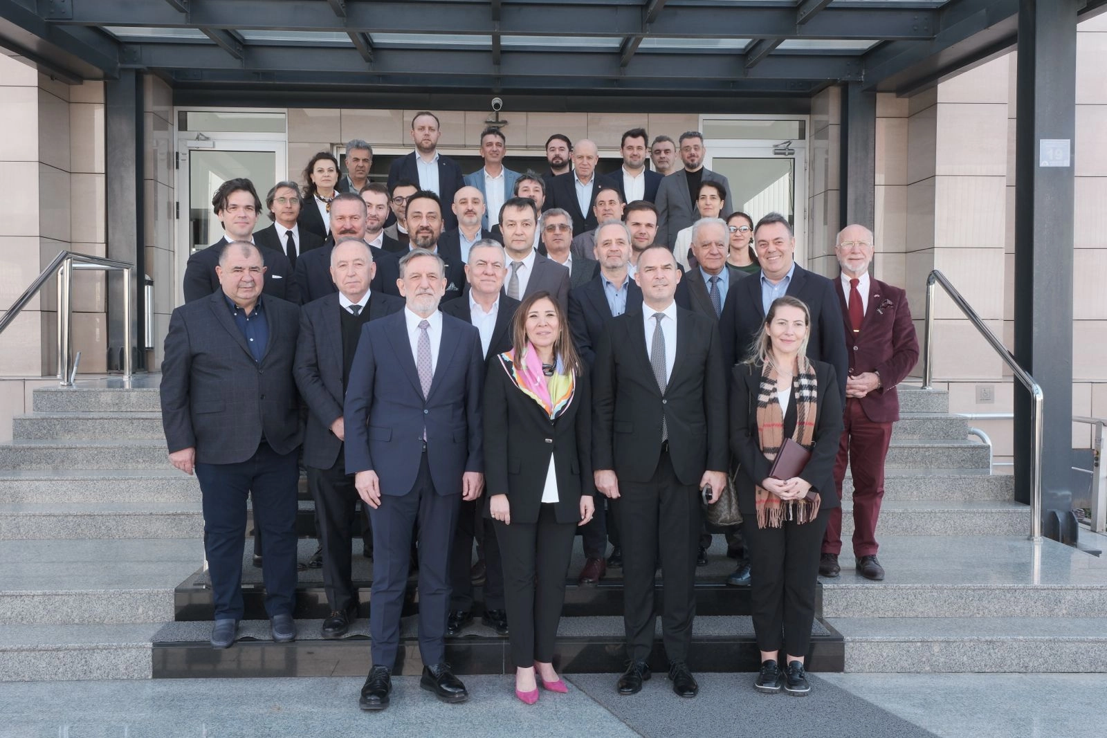 Uludağ Tekstil İhracatçıları Birliği yeni başkanı İhsan İpeker görevi devraldı.