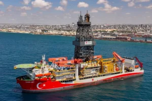 Çağrı Bey sondaj gemisi Somali'de, Türkiye'nin enerji tarihinde yeni bir sayfa açılıyor.