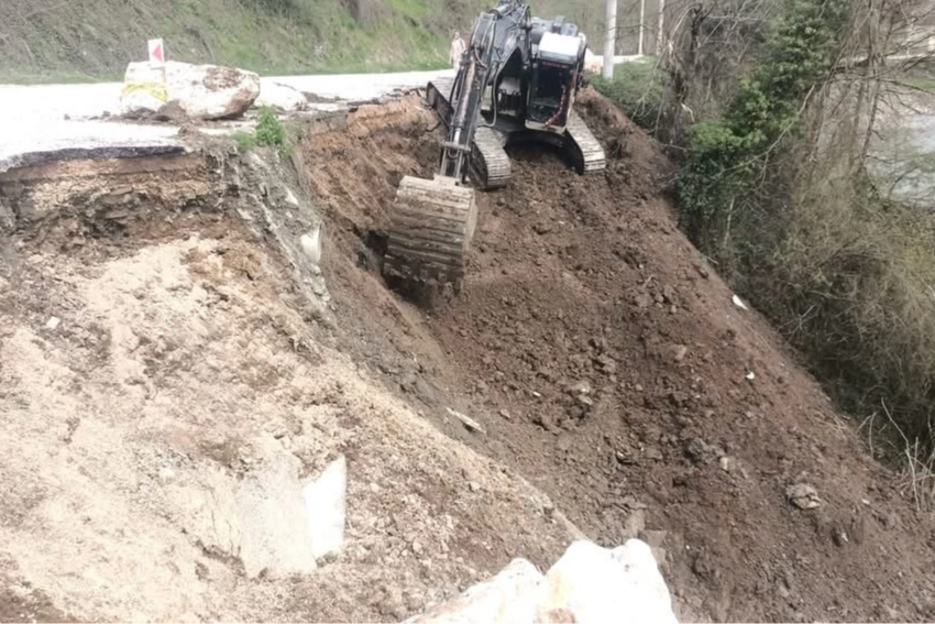 Düzce Yığılca'da heyelan sonrası devam eden çalışmalar