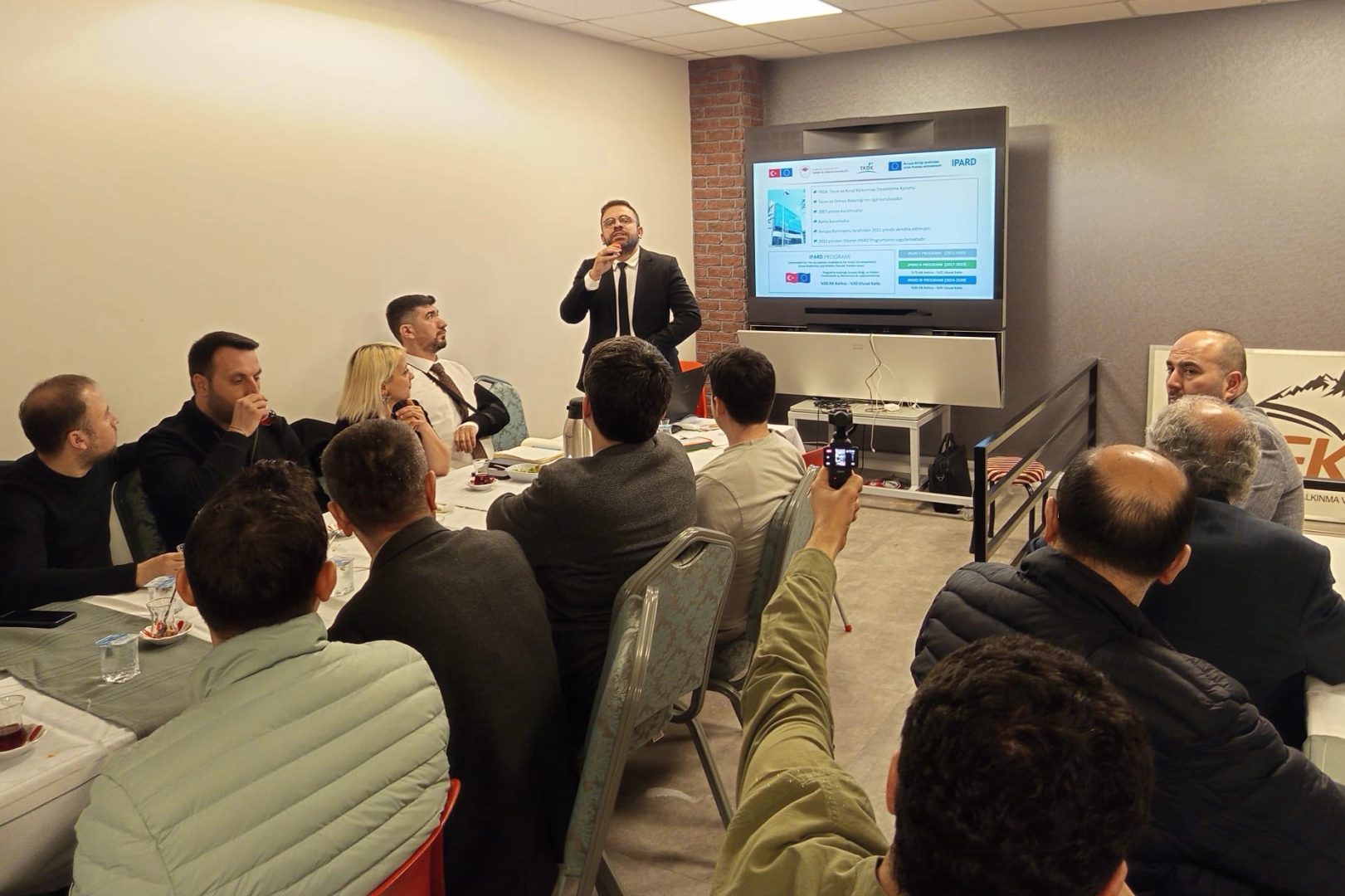 DEKAV'ın 208. buluşması, bölgesel kalkınma ve iş birliği konuları ele alındı.