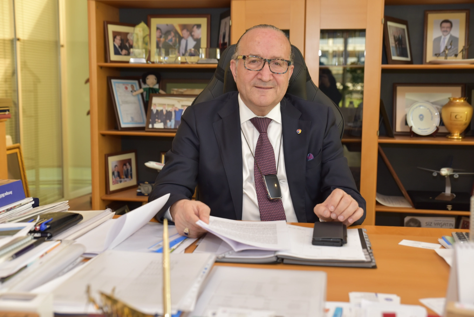 Kocaeli Sanayi Odası Başkanı Ayhan Zeytinoğlu, sanayi üretim endeksi verilerini değerlendiriyor.