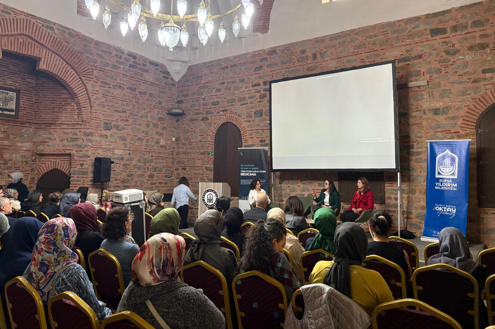 Bursa Yıldırım'da kanserle mücadele ve farkındalık konulu söyleşi etkinliği