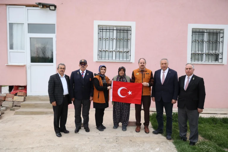 Konya'da Polis Haftası kapsamında şehit polis ailelerine yapılan vefa ziyaretleri