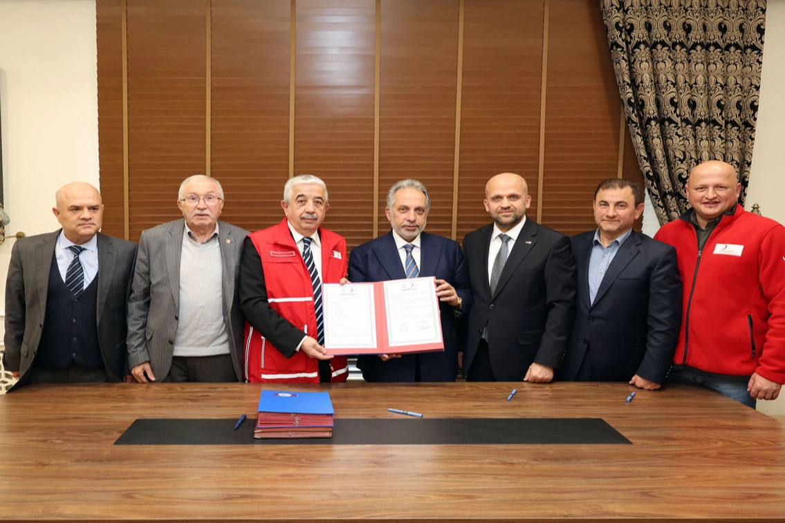 Talas Belediyesi ve Kızılay iş birliği ile tekstil bağışları gıda kolilerine dönüşüyor