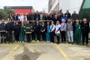 KOBİTEM tarafından hastane personeline verilen yangın güvenliği eğitimi ve tatbikatı