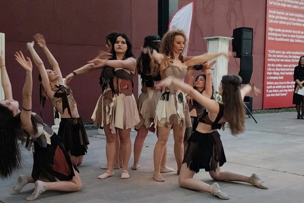 Yeşilova Höyüğü'nde Antikçağ Anadolu Filozofları Sergisi açılışı