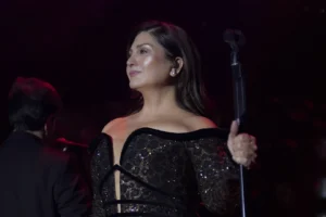 Sibel Can'ın Cahide'deki yeni sezon konserinden bir kare