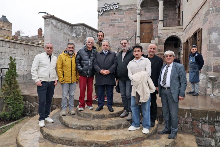 Zafer Algöz ve Can Yılmaz, Talas Belediyesi'nin kültürel mekanlarını ziyaret etti.