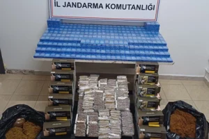 Bursa İnegöl'de jandarma ekiplerinin kaçak sigara ve tütün operasyonunda ele geçirilen malzemeler
