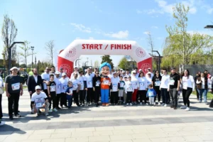 Balıkesir'de otizm farkındalığı için düzenlenen koşu etkinliği