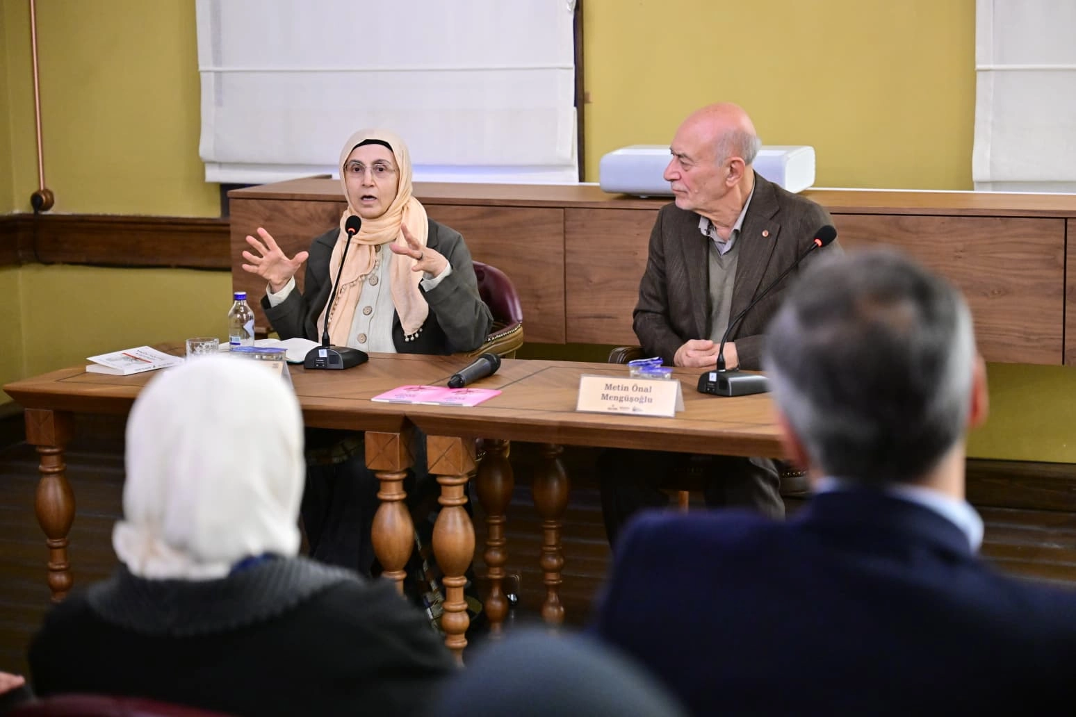 Bursa Yıldırım Belediyesi'nin düzenlediği eleştirel düşünme etkinliğinden genel görünüm