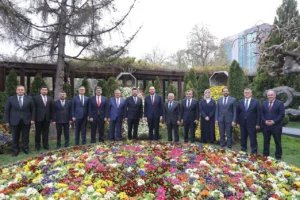 AK Parti Genel Başkan Yardımcısı Ahmet Büyükgümüş, Kayseri Büyükşehir Belediye Başkanı Memduh Büyükkılıç ile bir araya geldi.