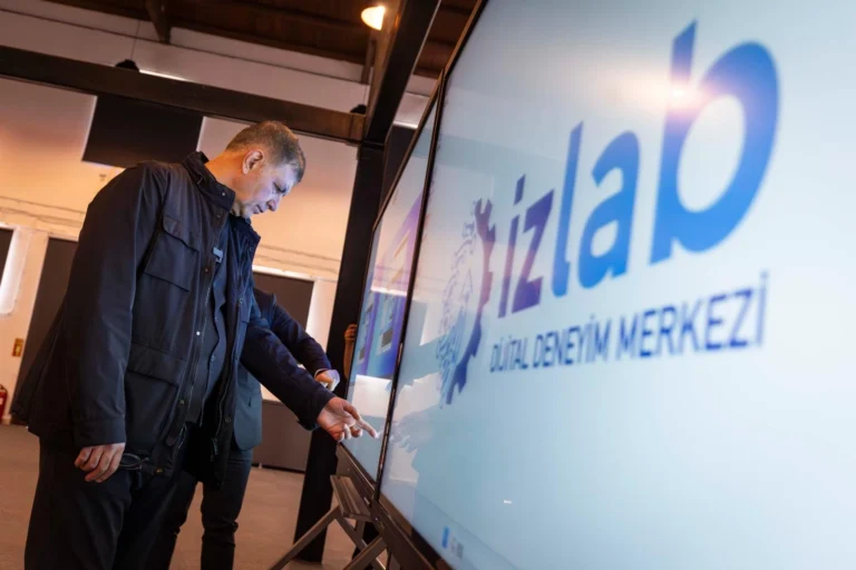 İzmir Dijital Deneyim Merkezi açılışı Tarihi Havagazı Fabrikası