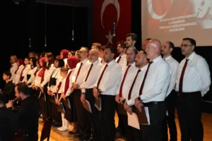 Kütahya'da düzenlenen geleneksel halk müziği konserine yoğun ilgi