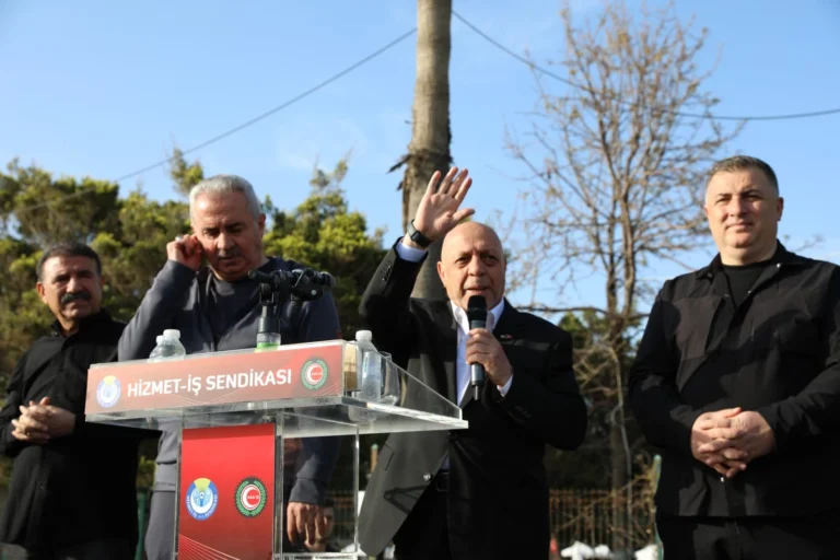 HAK-İŞ Genel Başkanı Mahmut Arslan Sumud Filosu'na destek açıklamasında bulundu