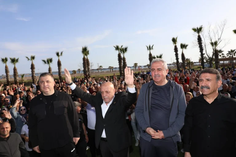 HAK-İŞ Konfederasyonu Antalya'da 'Büyük Temsilci Buluşması' düzenledi, Mardin'den 50 temsilci katıldı.