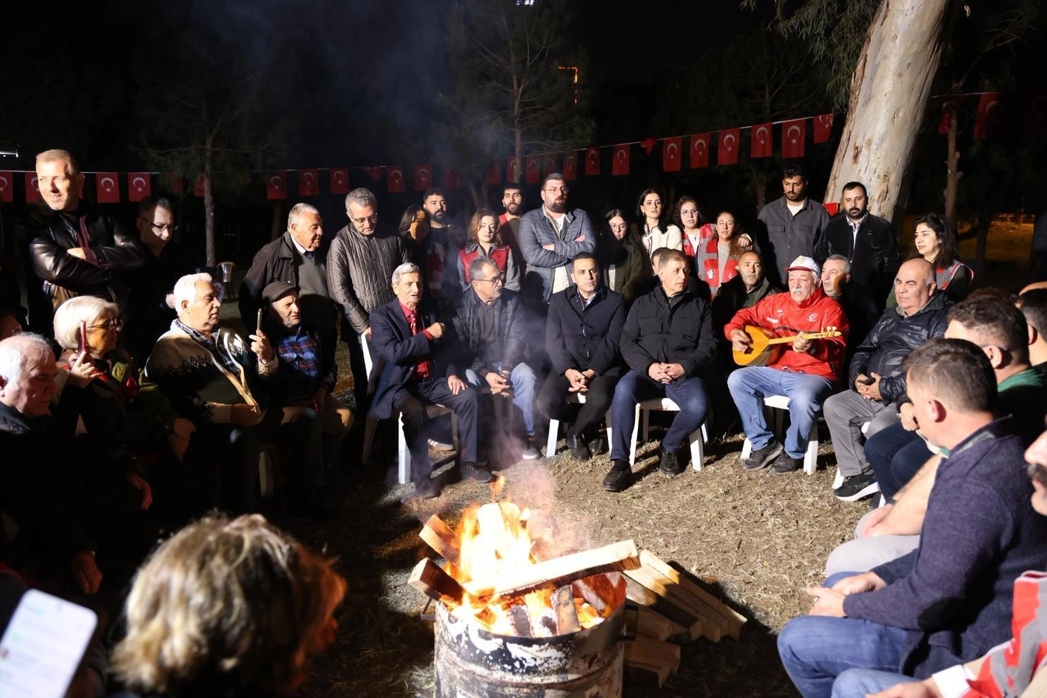 İzmir Meslek Fabrikası nöbeti ve halkın desteği