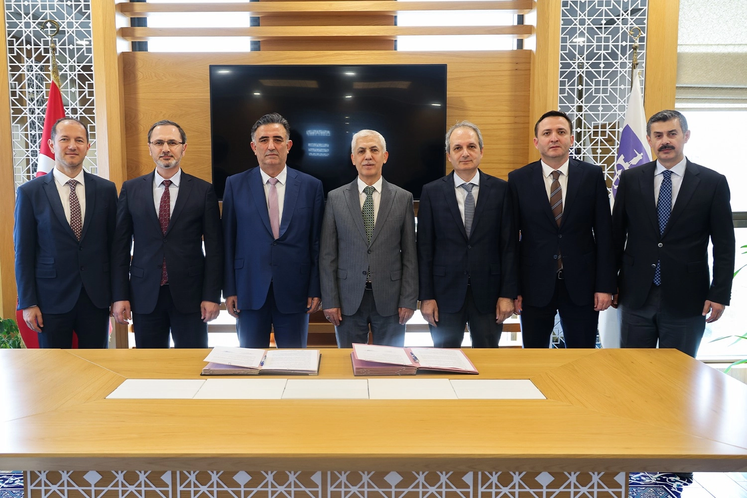 Kocaeli İSU ve Gebze Teknik Üniversitesi, su kayıplarını azaltmak için teknolojik iş birliği protokolü imzaladı.