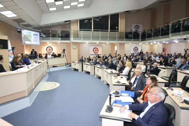 Denizli Büyükşehir Belediye Meclisi'nde 2025 Yılı Faaliyet Raporu'nun kabul edilmesi