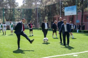 Bornova Belediyesi halı saha futbol turnuvası başlangıç vuruşu