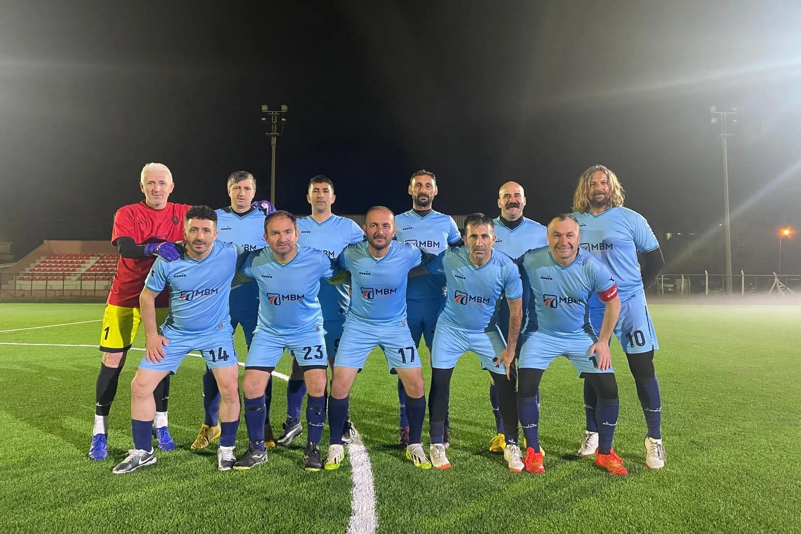 Keşanspor Veteranlar Takımı oyuncuları, Trakya Veteranlar Ligi çeyrek final maçına hazırlanıyor.