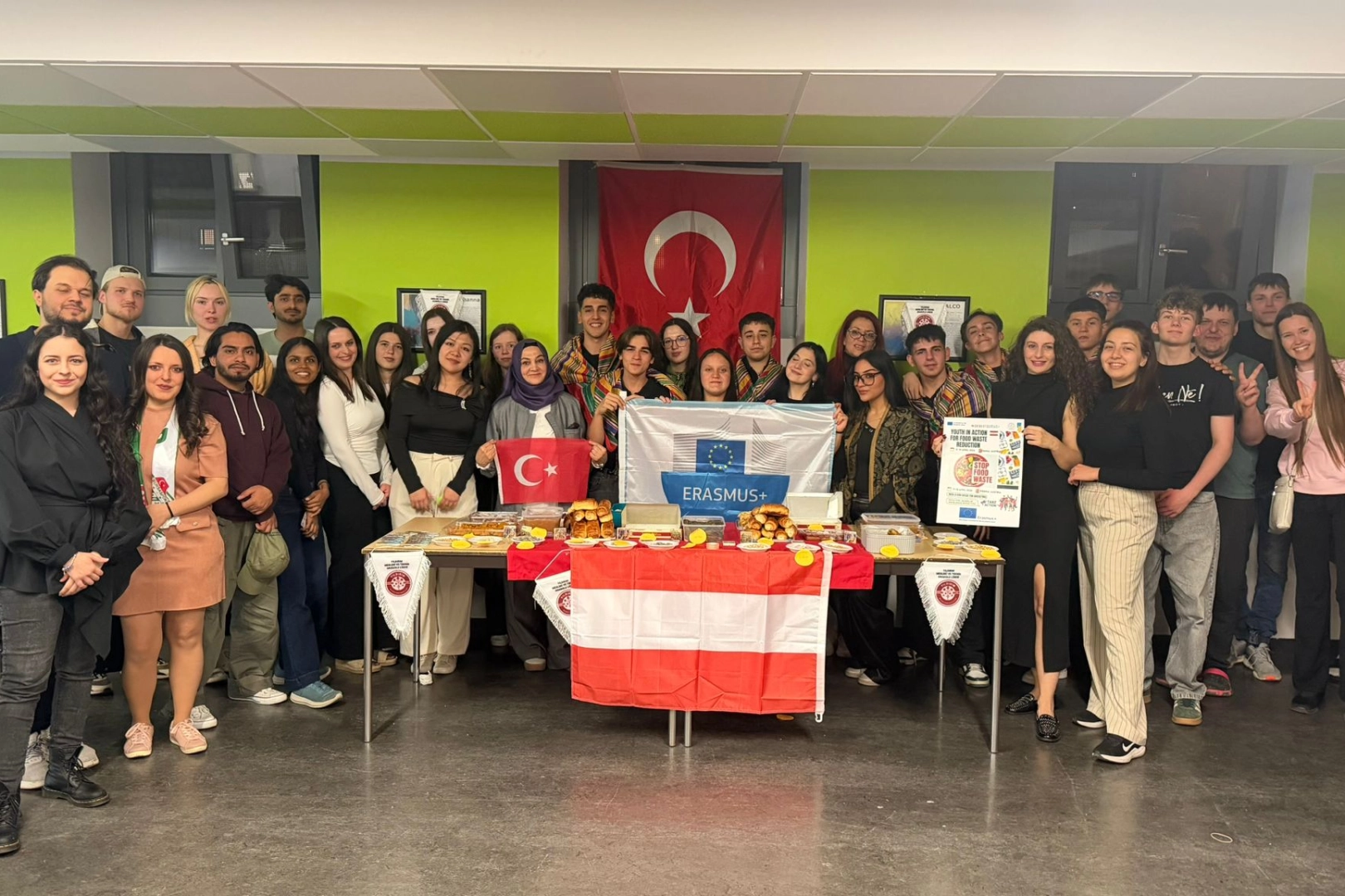 Viyana'da düzenlenen Act4Food projesinde Bursa Yıldırım Ticaret MTAL öğrencileri Türk kültürünü tanıttı