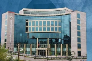 Türkiye Barolar Birliği, okullarda yaşanan saldırılara tepki göstererek güvenli eğitim ortamı çağrısı yaptı.