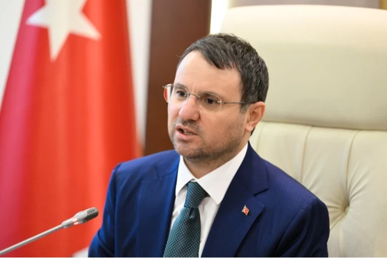 Adalet Bakanı Akın Gürlek'in okul saldırıları sonrası dijital operasyonlara ilişkin açıklaması, gözaltı ve engellenen hesap sayıları.