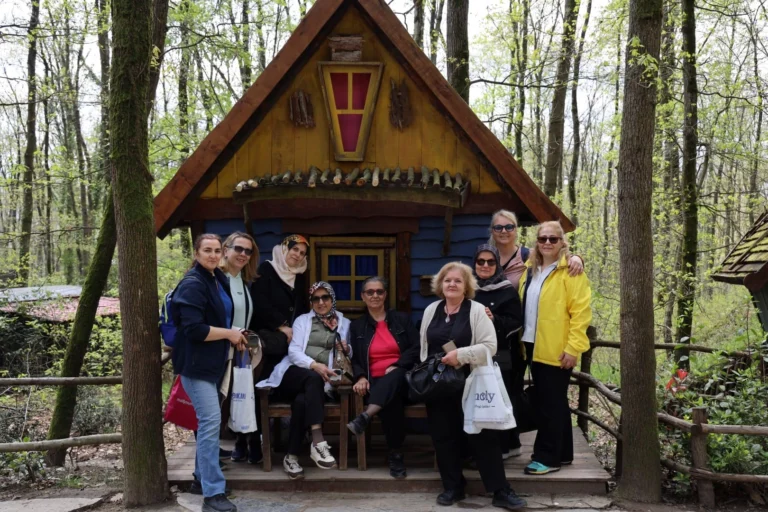 Ormanya'da baharın gelişiyle canlanan doğa ve yeşil alanlar