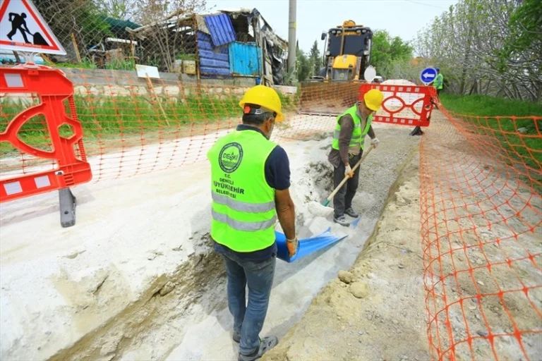Denizli Pınarkent'te yapılan altyapı yenileme çalışmaları ve su kayıplarını önleme projesi