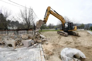 Bursa Osmangazi'de sit alanında kaçak yapıya müdahale