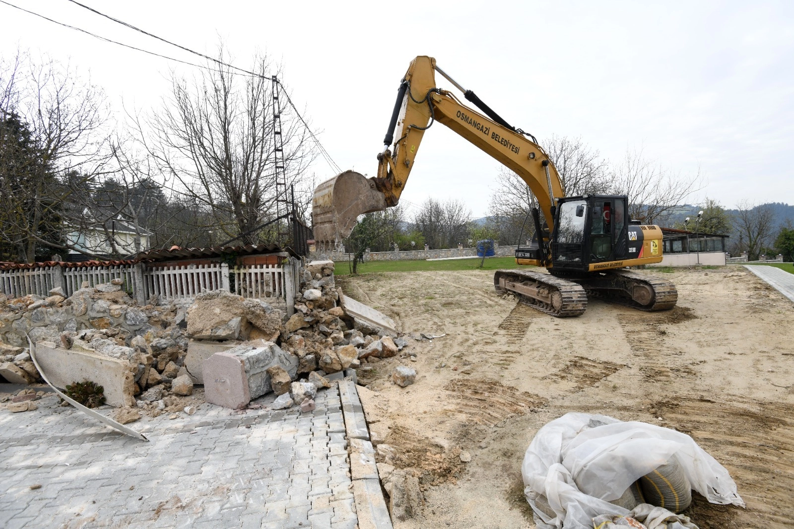 Bursa Osmangazi'de sit alanında kaçak yapıya müdahale
