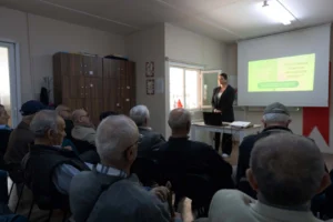 Maltepe Belediyesi babalık eğitimi semineri, babaların çocuk gelişimindeki eşit rolünü vurguluyor.