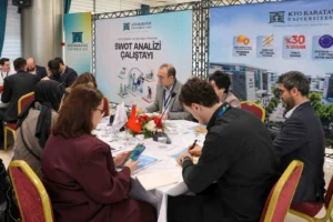 KTO Karatay Üniversitesi Fizyoterapi ve Rehabilitasyon SWOT Analizi Çalıştayı katılımcıları