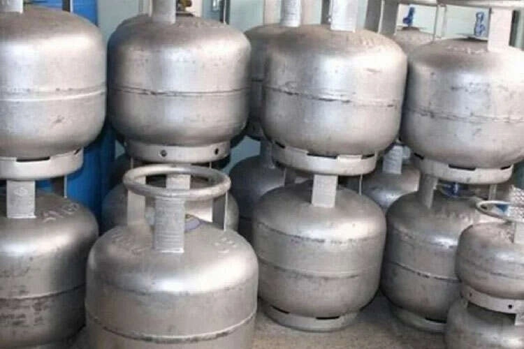 Denizli Büyükşehir Belediyesi'nin dar gelirli ailelere sağladığı mutfak tüpü desteği