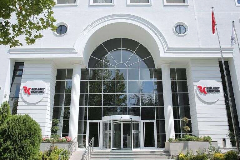 Rekabet Kurumu'ndan MediaMarkt'a 330 milyon TL idari para cezası kesildiğini gösteren görsel