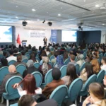 TUSAŞ Kurumsal Yönetim Genel Müdür Yardımcısı Yakup Arslan, gençlere yerli ve milli teknoloji hamleleri hakkında bilgi veriyor.