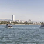 Mersin Büyükşehir Belediyesi tarafından hayata geçirilen 'Plaj Mersin' projesi kapsamında kent merkezine yapılan kumsal alanı