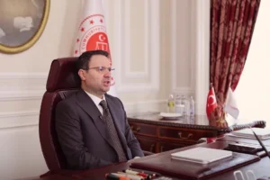 Adalet Bakanı Akın Gürlek yargı süreçlerinin hızlandırılmasına yönelik açıklamalarda bulunuyor.