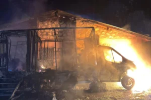 Adıyaman'da sağlık ocağı hizmet aracında çıkan yangın