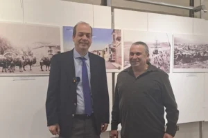 İzmirli koleksiyoner Mert Rüstem'in Atina'daki tarihi İstanbul fotoğraf sergisi