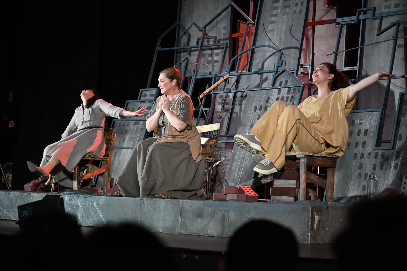 Uluslararası Mesir Tiyatro Festivali'nde duygusal bir oyun sahnelendi