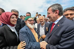 2. Yaşlılık Şurası'nın Ankara'da düzenleneceği ve 'Yaşlı Dostu Türkiye' modelinin ele alınacağı duyuruldu.