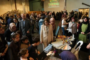 SEKA Kağıt Müzesi'nde Türk Kağıtçılık Günü kapsamında kağıttan yapılan dev Türk bayrağı