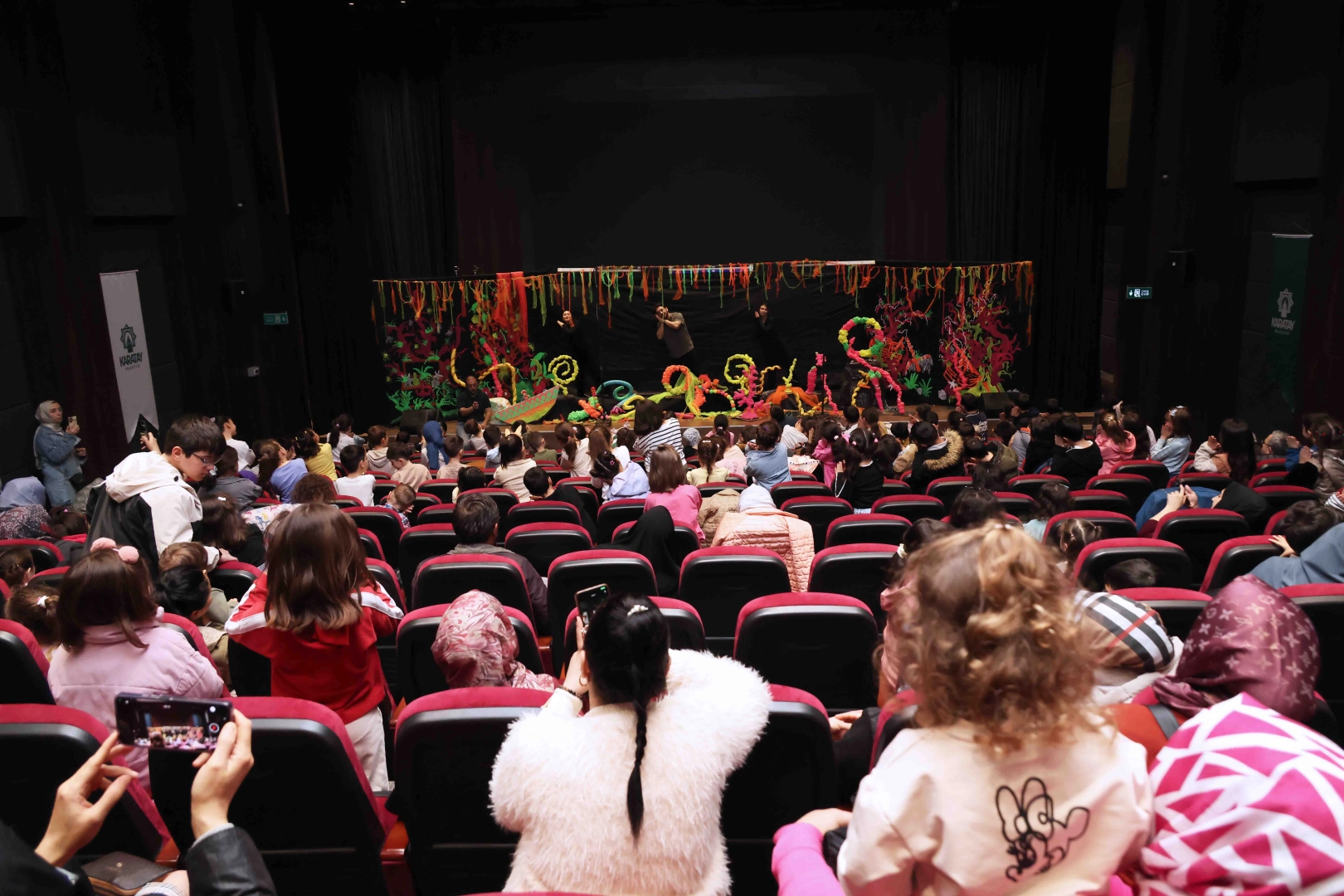 Karatay Belediyesi'nin düzenlediği çocuk tiyatrosu etkinliği