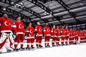 Cumhurbaşkanı Recep Tayyip Erdoğan, altın madalya kazanan Buz Hokeyi Erkek A Milli Takımı'nı tebrik ediyor.