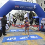 Ankara'da düzenlenen Bilkent Yol Koşusu'na katılan sporcular ve aileleri